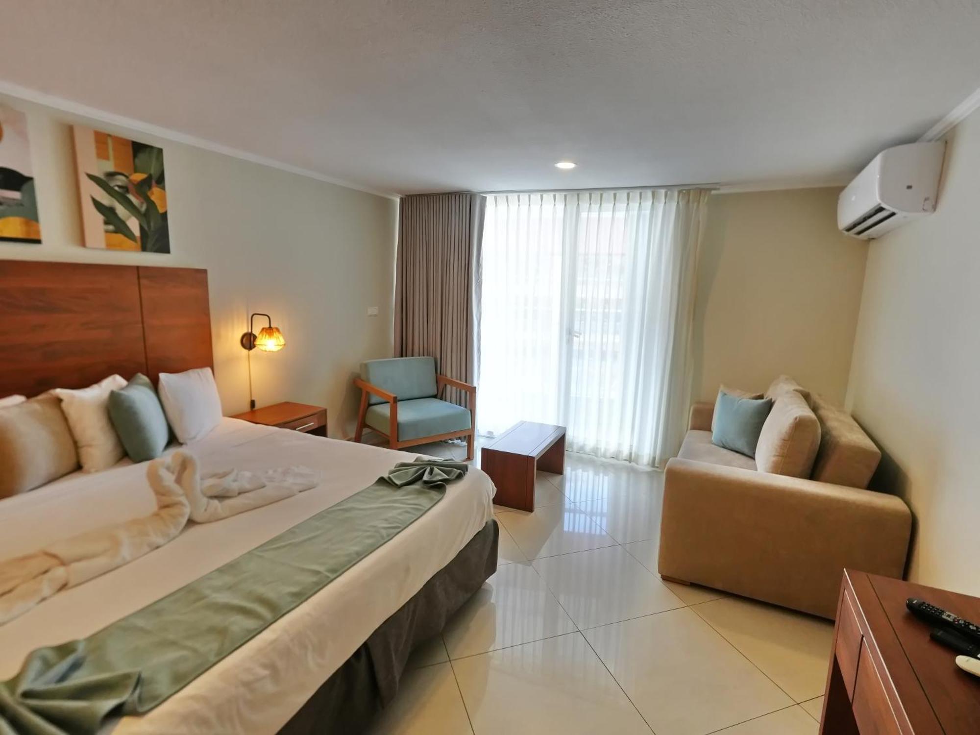 City Suites & Beach Hotel Willemstad Exterior photo