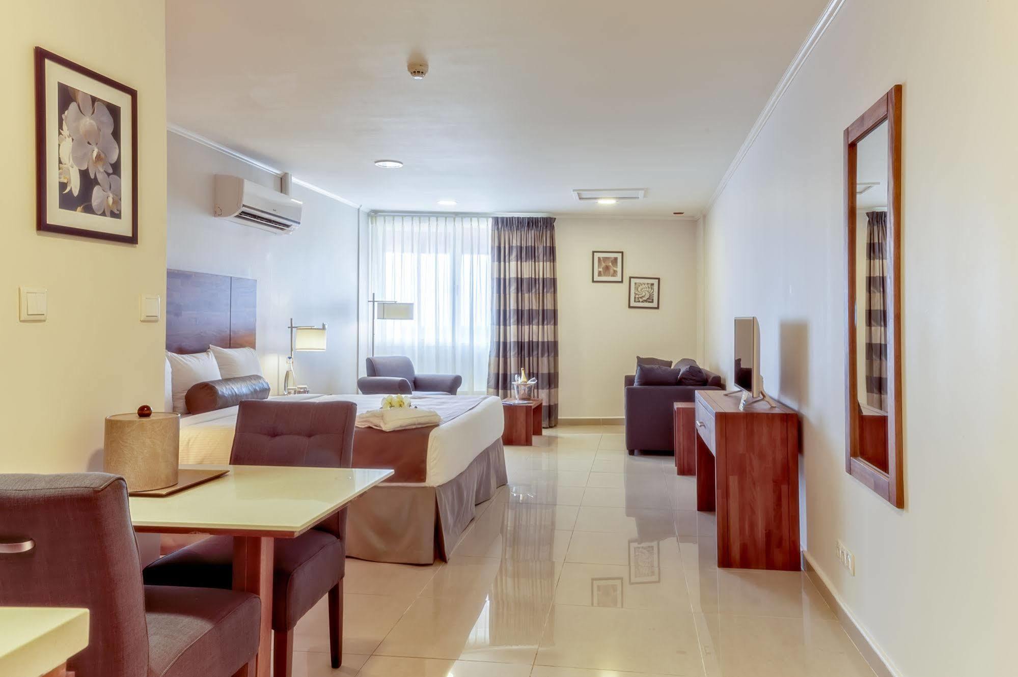 City Suites & Beach Hotel Willemstad Exterior photo